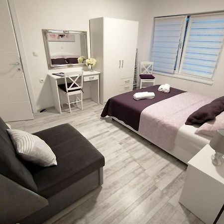 Apartman Lidija Dinjiška Kültér fotó