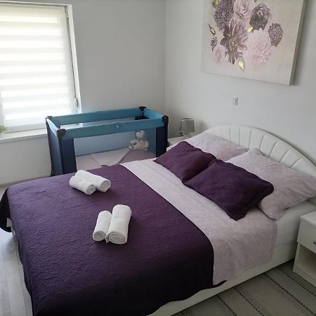 Apartman Lidija Dinjiška Kültér fotó