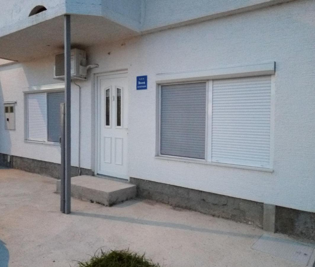 Apartman Lidija Dinjiška Kültér fotó