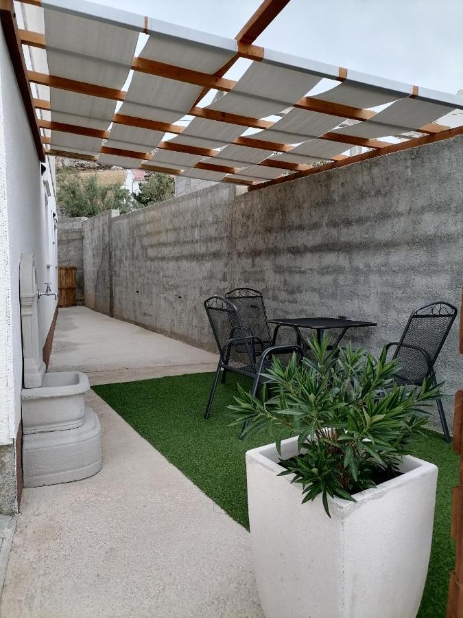 Apartman Lidija Dinjiška Kültér fotó